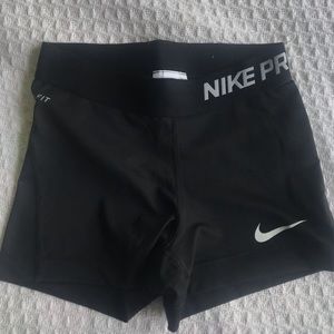 Black Nike Pro XS